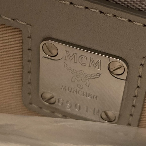 👛SOLD👛GORGEOUS MCM Soft Pink Visetos MILLIE Purse~NWT - Picture 14 of 15